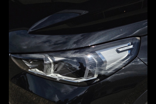 BMW X1 XDRIVE30E X-LINE I SPORTSTOELEN I LEDER I 20 INCH VELGEN I TREKHAAK I