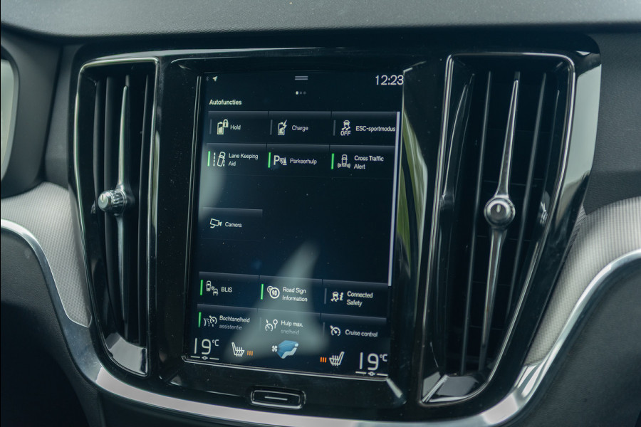 Volvo V60 T6 Aut. Plug-In Hybrid Inscription ACC Leder Stoelverwarming 340pk