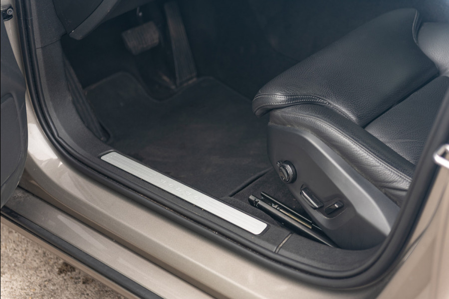 Volvo V60 T6 Aut. Plug-In Hybrid Inscription ACC Leder Stoelverwarming 340pk