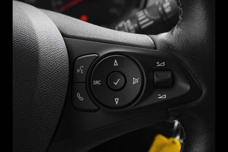 Opel Corsa 1.2 100pk Edition Navigatie Apple Carplay/Android Auto Dab Parkeersensoren achter Cruise Control Lichtmetalen velgen