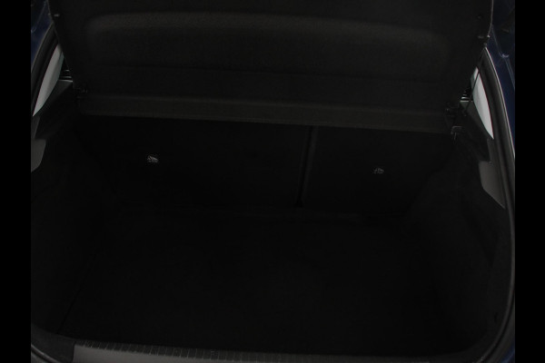 Opel Corsa 1.2 100pk Edition Navigatie Apple Carplay/Android Auto Dab Parkeersensoren achter Cruise Control Lichtmetalen velgen