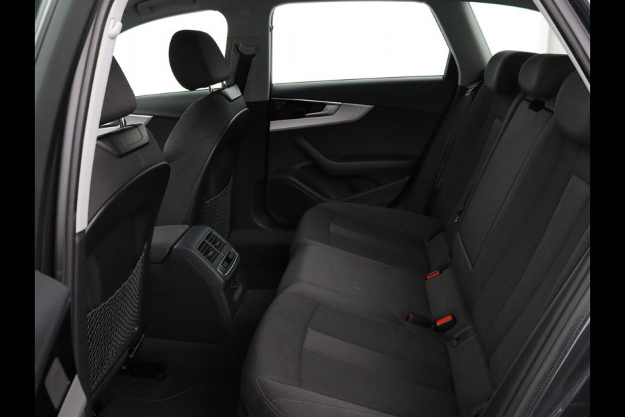 Audi A4 35 TFSI Launch Edition Business | 1e eigenaar | Dealer onderhouden | Trekhaak | Virtual Cockpit | Carplay | Navigatie | Full LED | Parkeerhulp | Climate control | Sportstoelen | Cruise control
