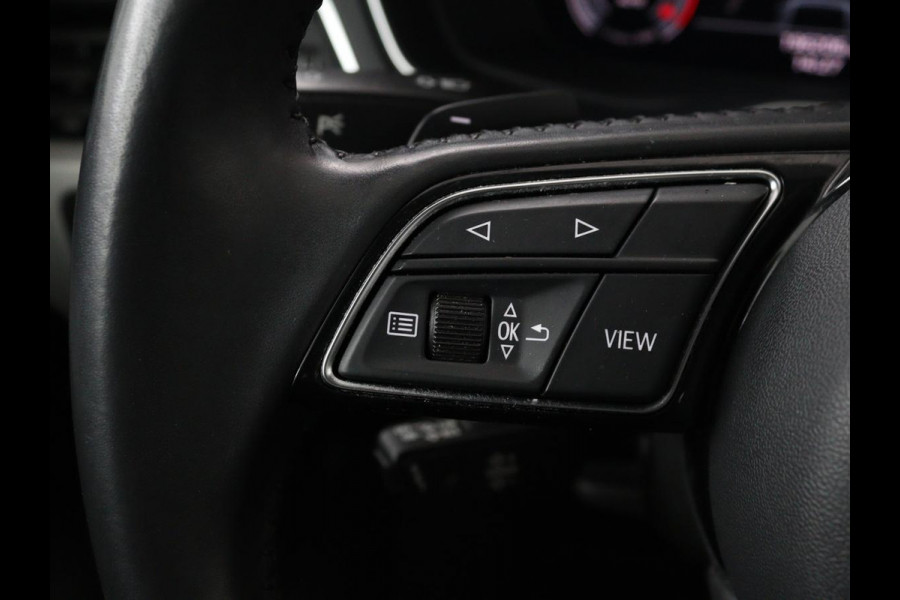 Audi A4 35 TFSI Launch Edition Business | 1e eigenaar | Dealer onderhouden | Trekhaak | Virtual Cockpit | Carplay | Navigatie | Full LED | Parkeerhulp | Climate control | Sportstoelen | Cruise control