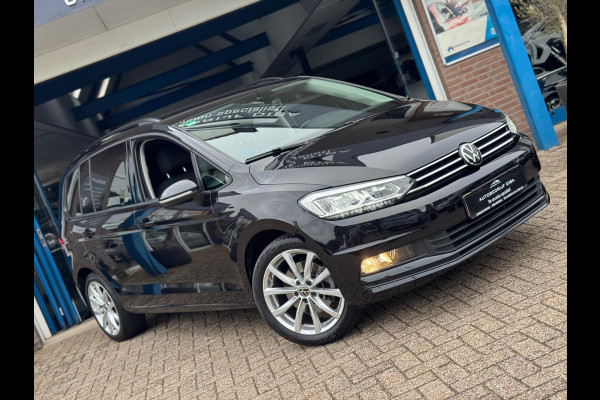 Volkswagen Touran 1.5 TSI Comfortline Business 7p AUT NAVI