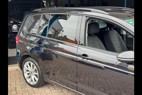 Volkswagen Touran 1.5 TSI Comfortline Business 7p AUT NAVI