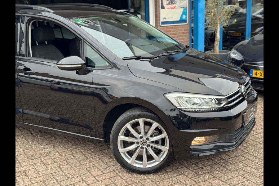 Volkswagen Touran 1.5 TSI Comfortline Business 7p AUT NAVI