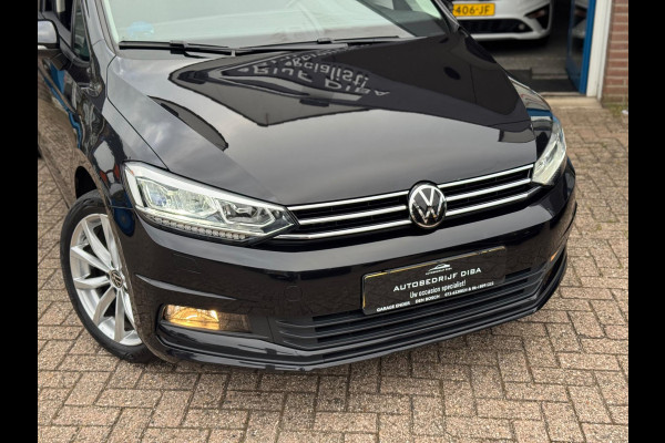 Volkswagen Touran 1.5 TSI Comfortline Business 7p AUT NAVI