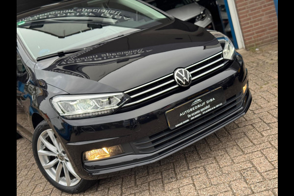 Volkswagen Touran 1.5 TSI Comfortline Business 7p AUT NAVI