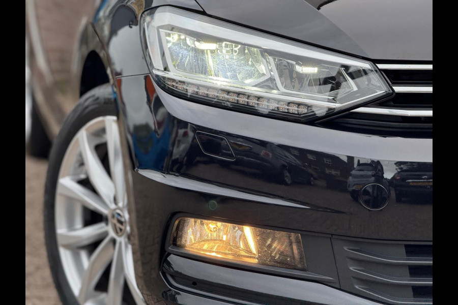 Volkswagen Touran 1.5 TSI Comfortline Business 7p AUT NAVI