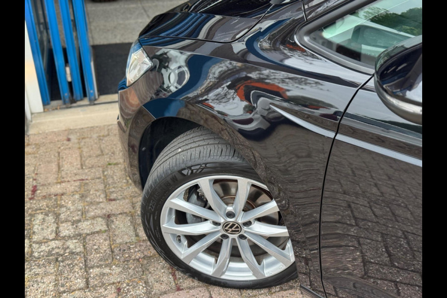 Volkswagen Touran 1.5 TSI Comfortline Business 7p AUT NAVI