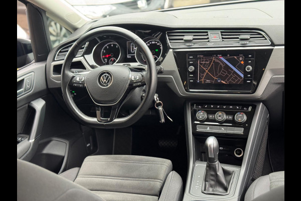 Volkswagen Touran 1.5 TSI Comfortline Business 7p AUT NAVI