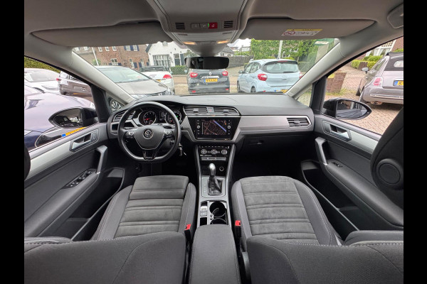 Volkswagen Touran 1.5 TSI Comfortline Business 7p AUT NAVI