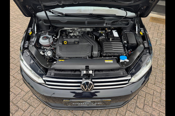 Volkswagen Touran 1.5 TSI Comfortline Business 7p AUT NAVI