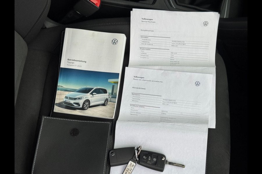 Volkswagen Touran 1.5 TSI Comfortline Business 7p AUT NAVI