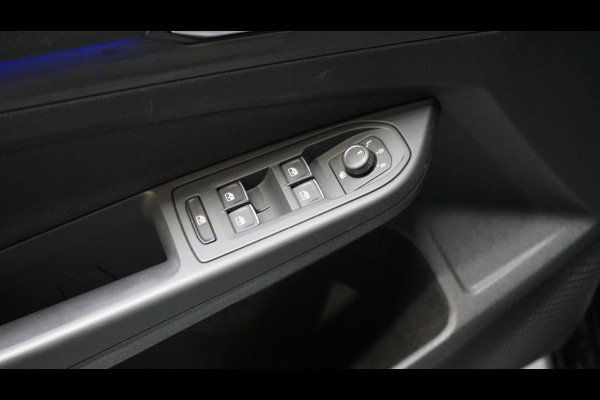 Volkswagen Golf VIII 1.5 eTSI Style AUTOMAAT-ACC-AMBIANCE-CAMERA-IQ LIGHT-MASSAGE-MEMORY-TREKHAAK