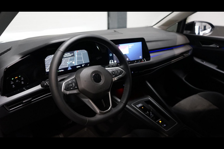 Volkswagen Golf VIII 1.5 eTSI Style AUTOMAAT-ACC-AMBIANCE-CAMERA-IQ LIGHT-MASSAGE-MEMORY-TREKHAAK