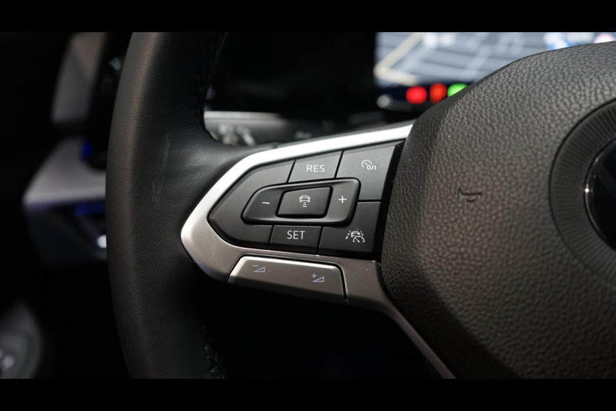 Volkswagen Golf VIII 1.5 eTSI Style AUTOMAAT-ACC-AMBIANCE-CAMERA-IQ LIGHT-MASSAGE-MEMORY-TREKHAAK