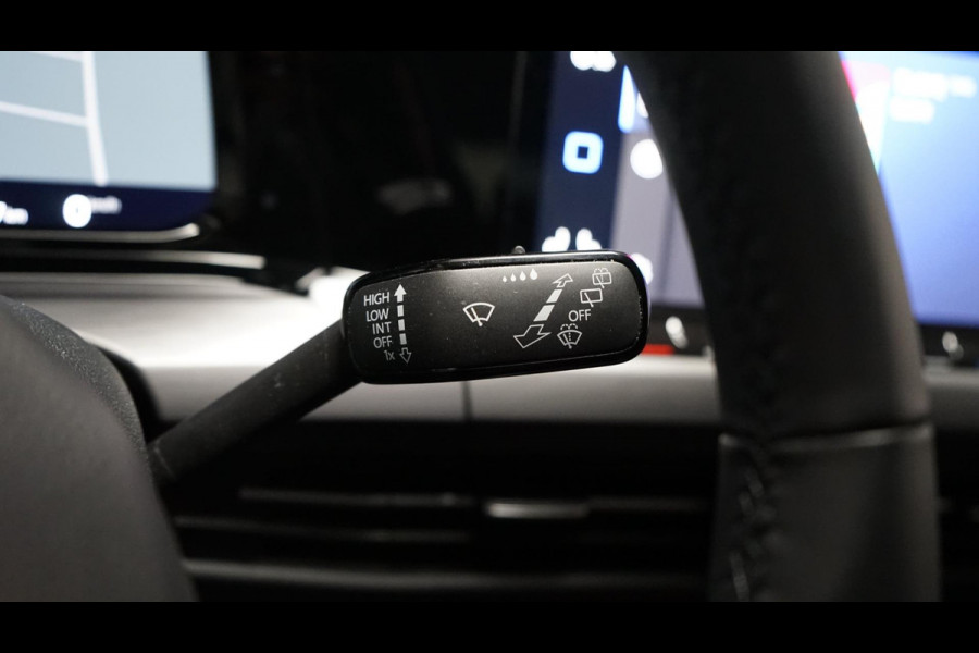 Volkswagen Golf VIII 1.5 eTSI Style AUTOMAAT-ACC-AMBIANCE-CAMERA-IQ LIGHT-MASSAGE-MEMORY-TREKHAAK