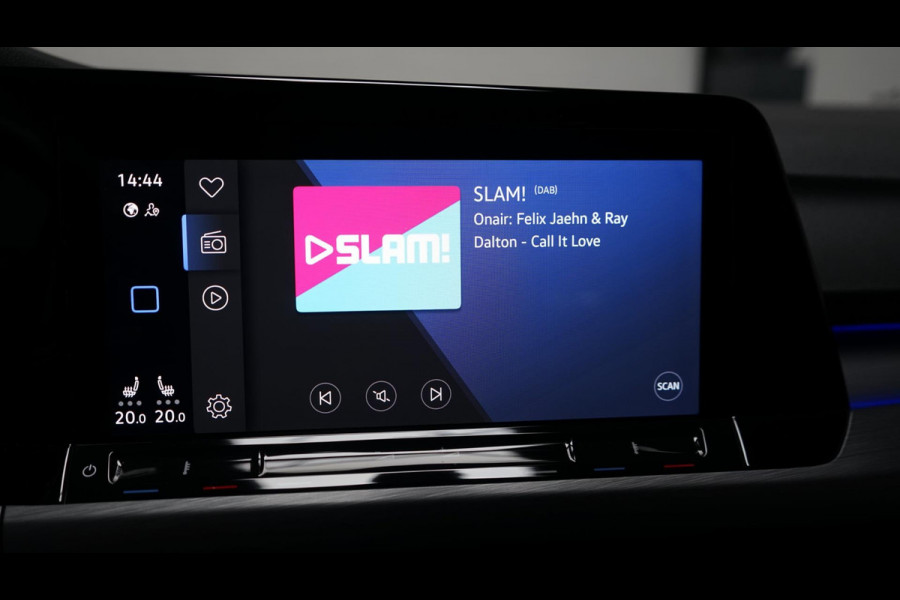 Volkswagen Golf VIII 1.5 eTSI Style AUTOMAAT-ACC-AMBIANCE-CAMERA-IQ LIGHT-MASSAGE-MEMORY-TREKHAAK