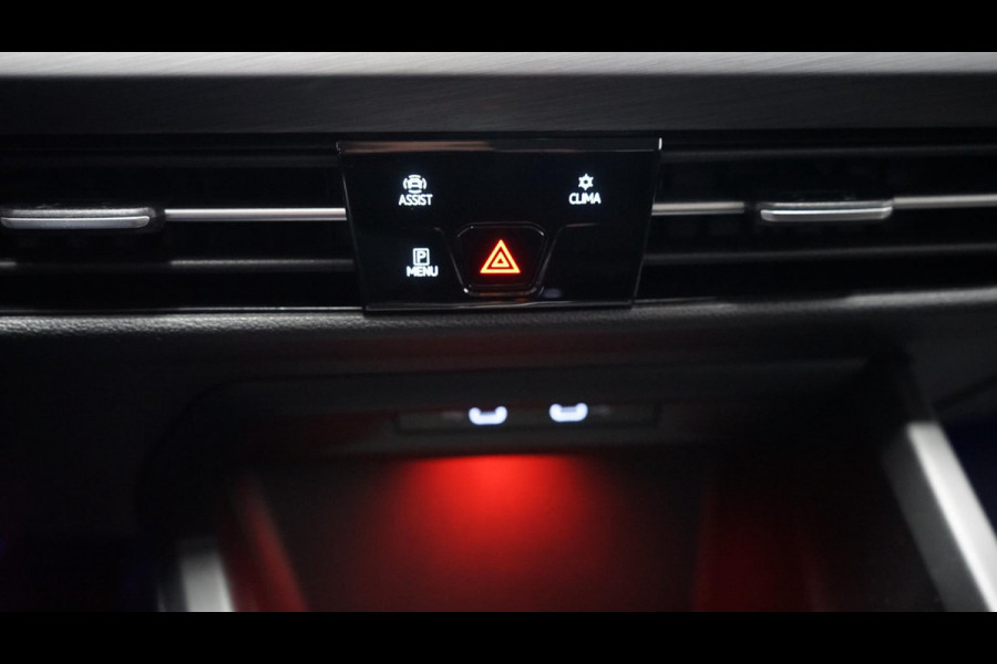Volkswagen Golf VIII 1.5 eTSI Style AUTOMAAT-ACC-AMBIANCE-CAMERA-IQ LIGHT-MASSAGE-MEMORY-TREKHAAK