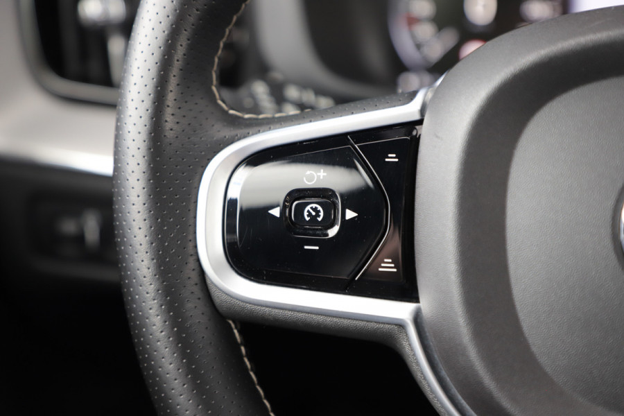 Volvo XC60 2.0 T8 Twin Engine AWD R-Design | 391PK | Bowers/wilkins | Pano | Keyles-go | Led | Acc | Leder | 2018.