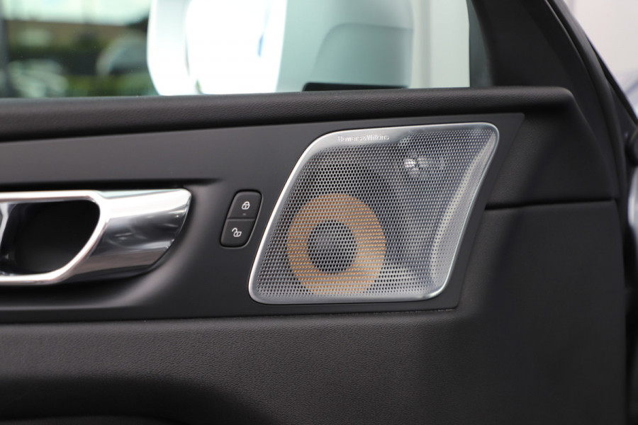Volvo XC60 2.0 T8 Twin Engine AWD R-Design | 391PK | Bowers/wilkins | Pano | Keyles-go | Led | Acc | Leder | 2018.