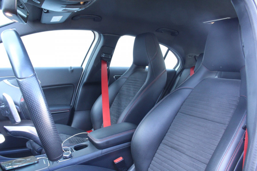 Mercedes-Benz A-Klasse 250 AMG Sport 218pk CARPLAY LEDER/ALCNTRA CRUISE STOELVW '17