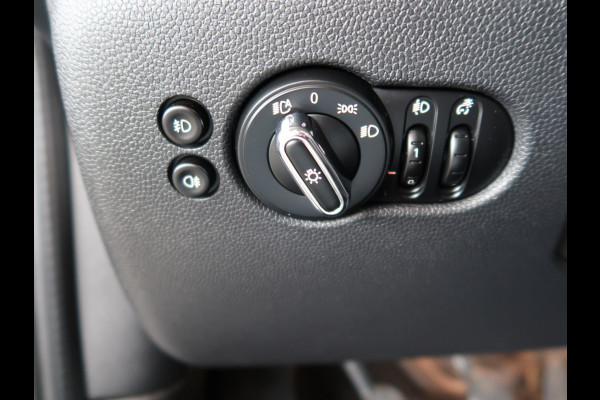 MINI Mini 1.5 Cooper 136pk Business Edition 5-drs. SCHUIFDAK/HARMANKARDON/HUD/CARPLAY/STOELVERWARMING