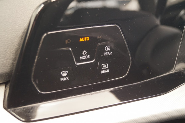 Volkswagen Golf 2.0 TDI 115pk Edition -NAVI-AIRCO-CARPLAY-