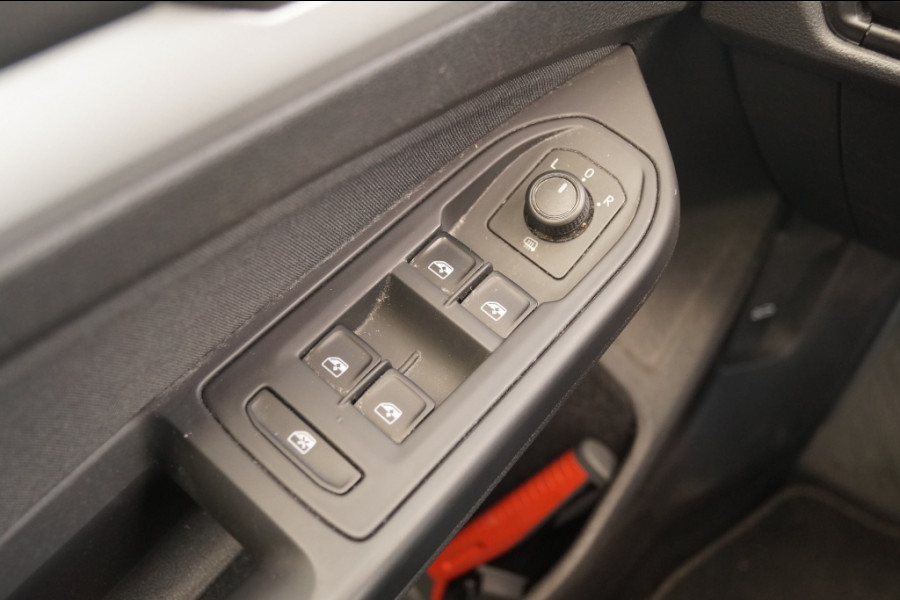 Volkswagen Golf 2.0 TDI 115pk Edition -NAVI-AIRCO-CARPLAY-