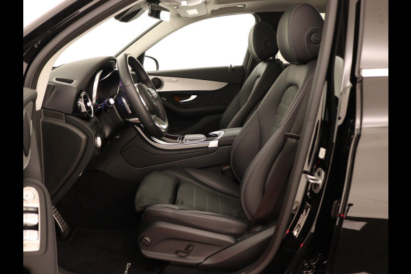 Mercedes-Benz GLC 300 e 4MATIC Business Solution AMG | Panoramadak | Lichtmetalen velgen | Navigatie | Parking support | camera achter | Inclusief 24 maanden MB Certified garantie voor Europa.