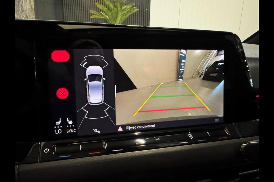 Volkswagen Golf 2.0 TSI GTI|PANO|HUD|Harman Kardon|BLIND SPOT|BOMVOL