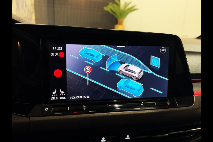 Volkswagen Golf 2.0 TSI GTI|PANO|HUD|Harman Kardon|BLIND SPOT|BOMVOL