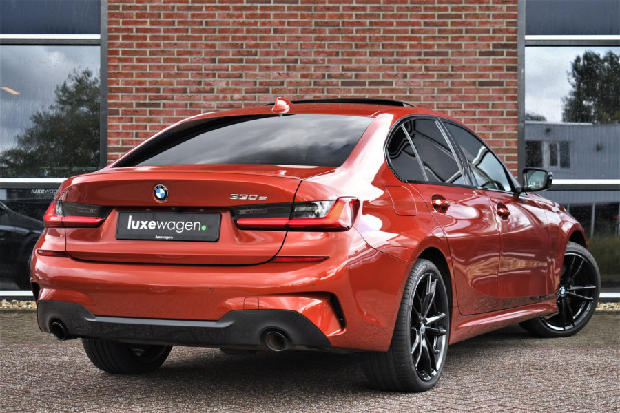 BMW 3-serie 330e M-Sport Pano ACC HUD 360 H/K Laser El-zetels El-klep 19inch