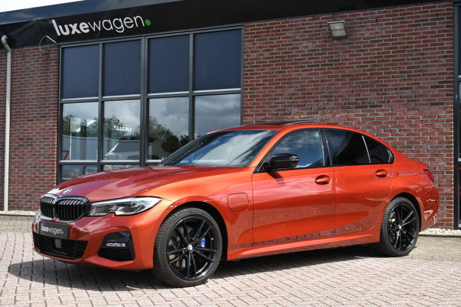 BMW 3-serie 330e M-Sport Pano ACC HUD 360 H/K Laser El-zetels El-klep 19inch