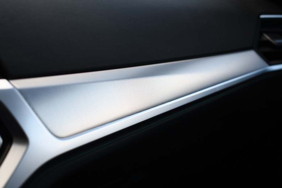 BMW 3-serie 330e M-Sport Pano ACC HUD 360 H/K Laser El-zetels El-klep 19inch