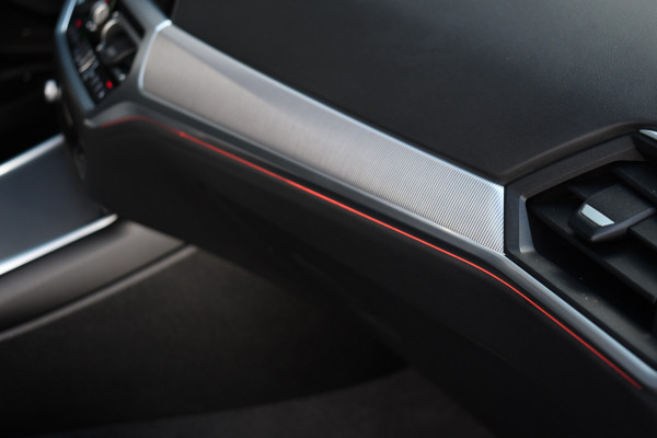 BMW 3-serie 330e M-Sport Pano ACC HUD 360 H/K Laser El-zetels El-klep 19inch