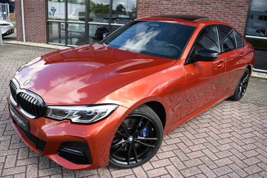 BMW 3-serie 330e M-Sport Pano ACC HUD 360 H/K Laser El-zetels El-klep 19inch