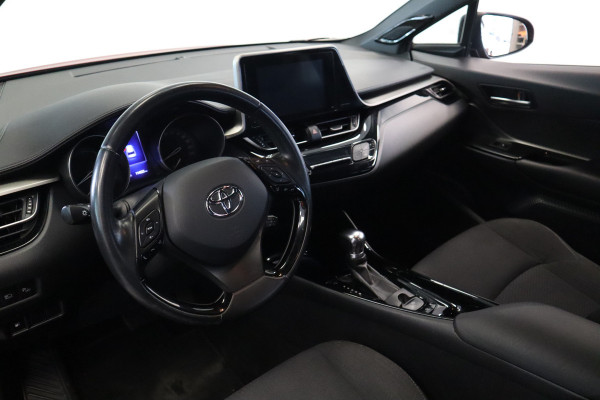 Toyota C-HR 1.8 Hybrid Style Navigatie afneembare trekhaak stoelverwarming JBL Cruise Control !! 2e Pinksterdag zijn wij geopend van 12.00 tot 17.00u !!