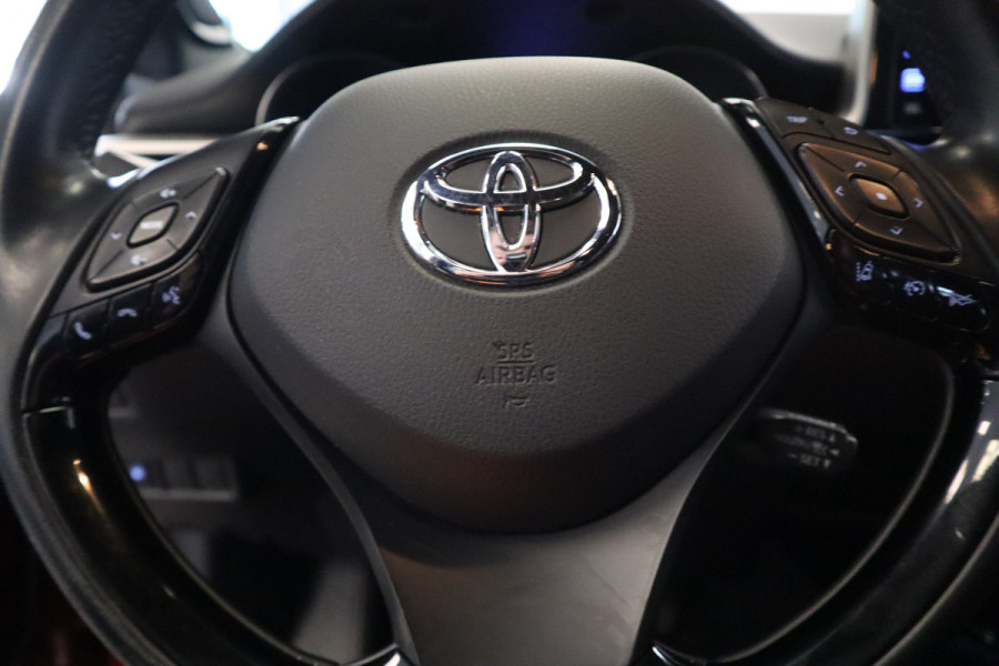 Toyota C-HR 1.8 Hybrid Style Navigatie afneembare trekhaak stoelverwarming JBL Cruise Control !! 2e Pinksterdag zijn wij geopend van 12.00 tot 17.00u !!