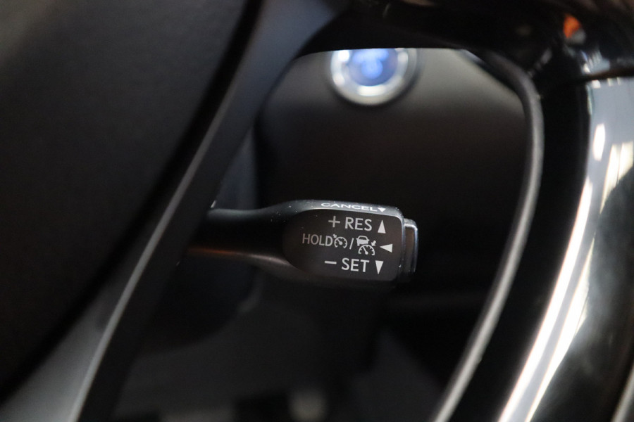 Toyota C-HR 1.8 Hybrid Style Navigatie afneembare trekhaak stoelverwarming JBL Cruise Control !! 2e Pinksterdag zijn wij geopend van 12.00 tot 17.00u !!