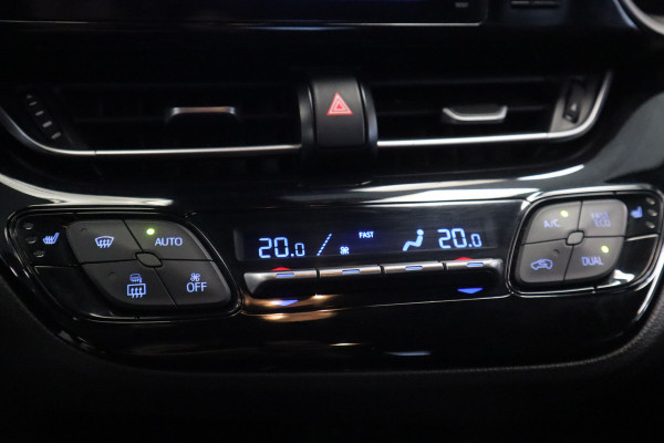 Toyota C-HR 1.8 Hybrid Style Navigatie afneembare trekhaak stoelverwarming JBL Cruise Control !! 2e Pinksterdag zijn wij geopend van 12.00 tot 17.00u !!