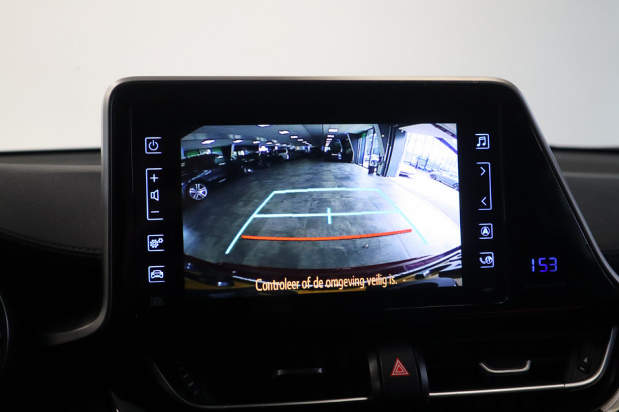 Toyota C-HR 1.8 Hybrid Style Navigatie afneembare trekhaak stoelverwarming JBL Cruise Control !! 2e Pinksterdag zijn wij geopend van 12.00 tot 17.00u !!
