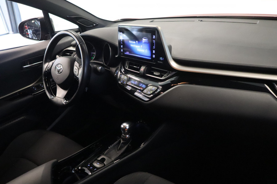 Toyota C-HR 1.8 Hybrid Style Navigatie afneembare trekhaak stoelverwarming JBL Cruise Control !! 2e Pinksterdag zijn wij geopend van 12.00 tot 17.00u !!