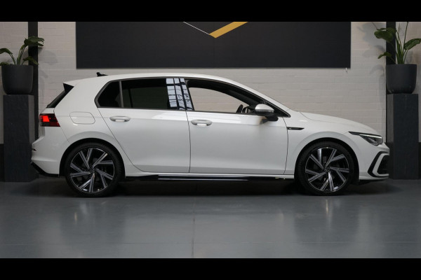 Volkswagen Golf VIII 1.5 eTSI R-Line AUTOMAAT-ACC-AMBIANCE-CARPLAY-DAB-HARMAN KARDON-MODE-NAVIGATIE-TRAVEL ASSIST