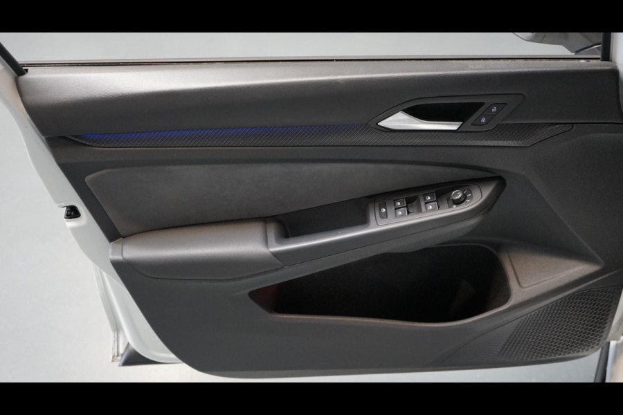 Volkswagen Golf VIII 1.5 eTSI R-Line AUTOMAAT-ACC-AMBIANCE-CARPLAY-DAB-HARMAN KARDON-MODE-NAVIGATIE-TRAVEL ASSIST