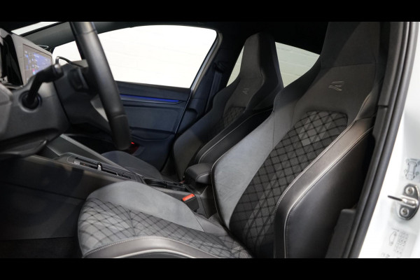Volkswagen Golf VIII 1.5 eTSI R-Line AUTOMAAT-ACC-AMBIANCE-CARPLAY-DAB-HARMAN KARDON-MODE-NAVIGATIE-TRAVEL ASSIST