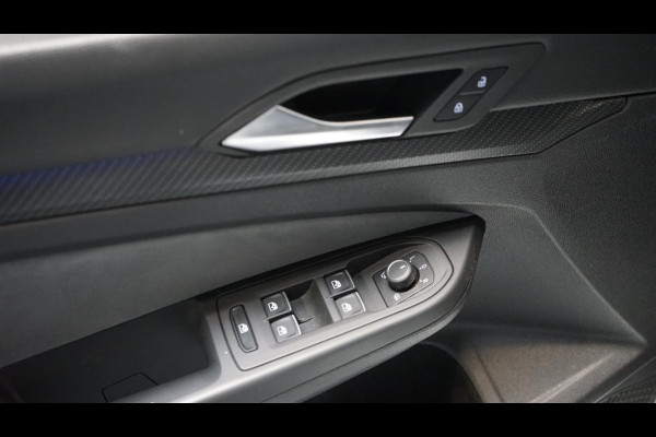 Volkswagen Golf VIII 1.5 eTSI R-Line AUTOMAAT-ACC-AMBIANCE-CARPLAY-DAB-HARMAN KARDON-MODE-NAVIGATIE-TRAVEL ASSIST