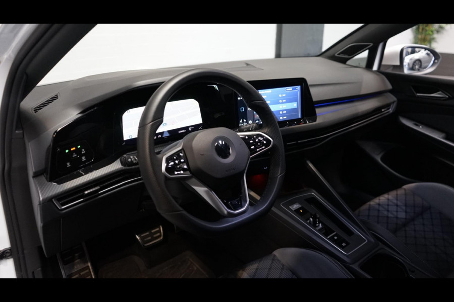 Volkswagen Golf VIII 1.5 eTSI R-Line AUTOMAAT-ACC-AMBIANCE-CARPLAY-DAB-HARMAN KARDON-MODE-NAVIGATIE-TRAVEL ASSIST