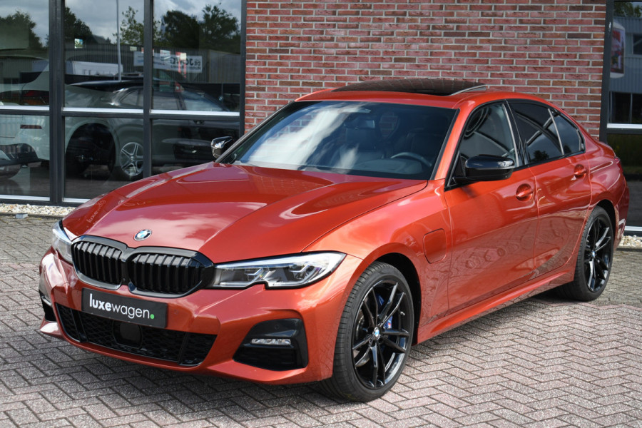 BMW 3-serie 330e M-Sport Pano ACC HUD 360 H/K Laser El-zetels El-klep 19inch